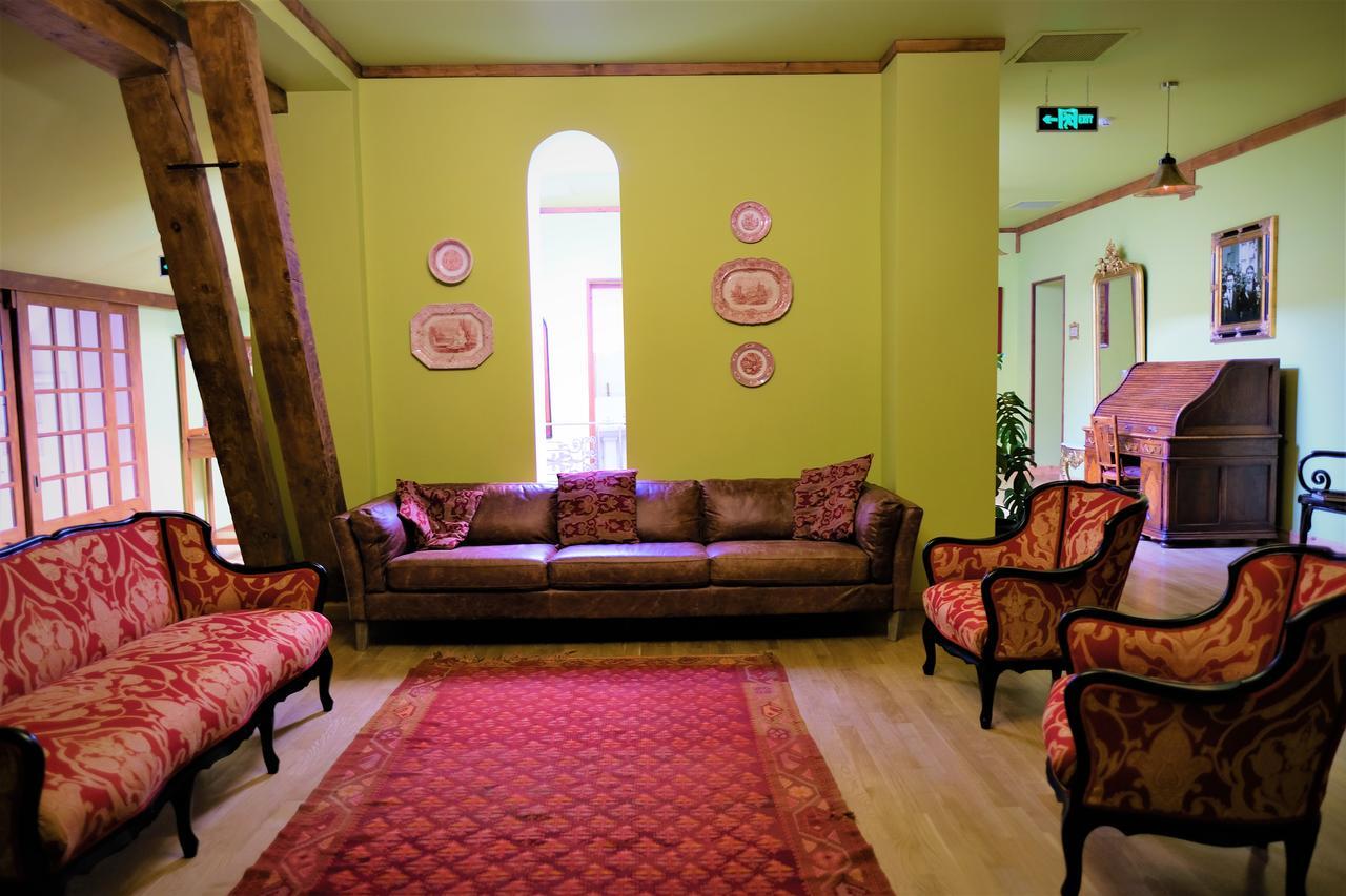 Hotel Writers' House Residency à Tbilissi Extérieur photo
